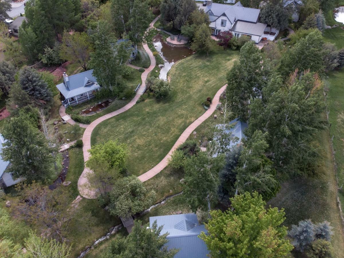 Apple Orchard Inn Hermosa Exterior foto